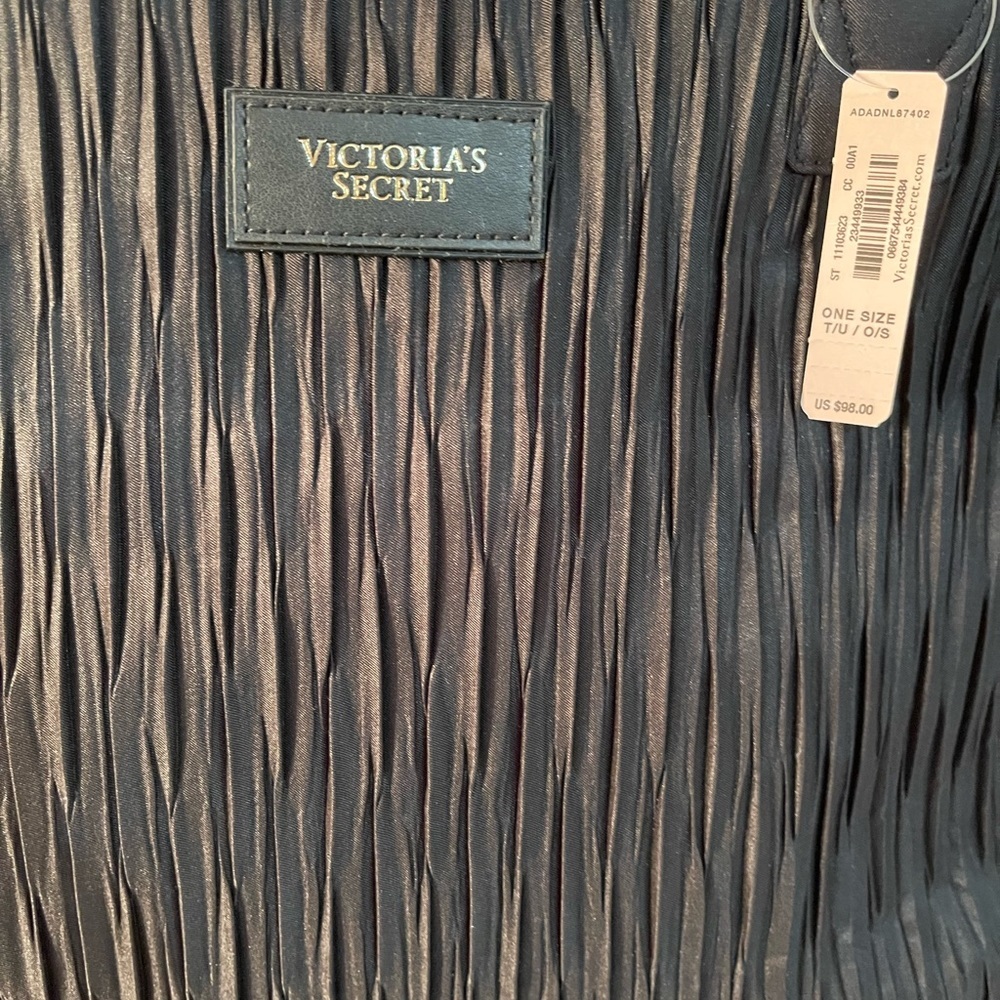 VICTORIA’S SECRET TOTE - Picture 4 of 4